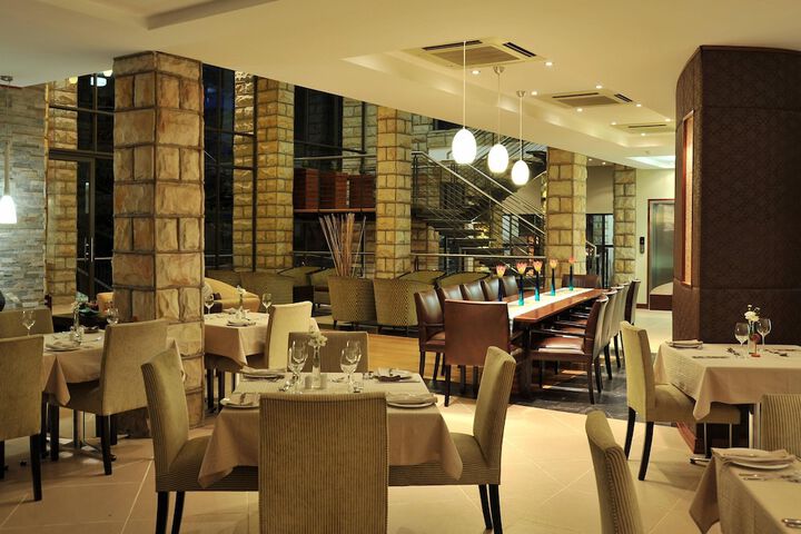 Dining 61 of 102