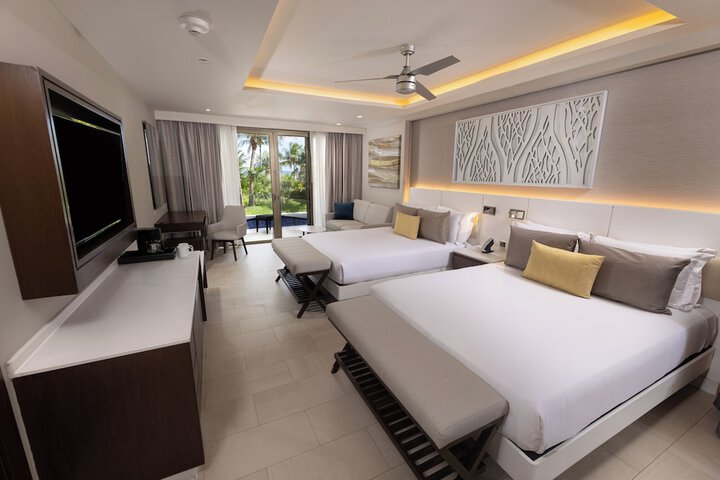 Room 25 of 213
