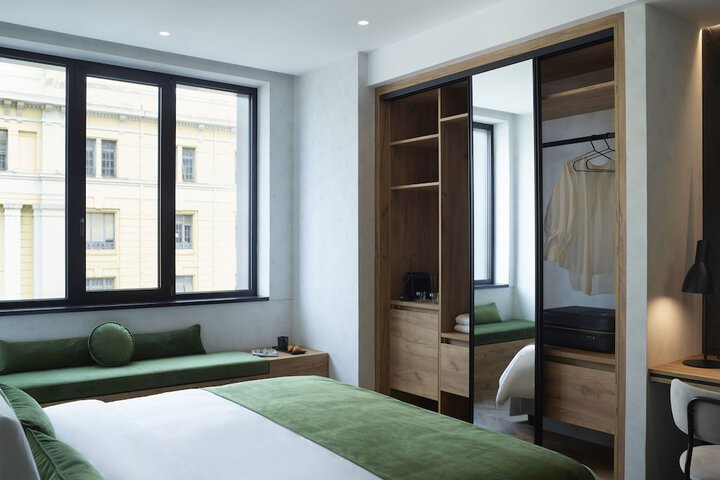 Room 9 of 92