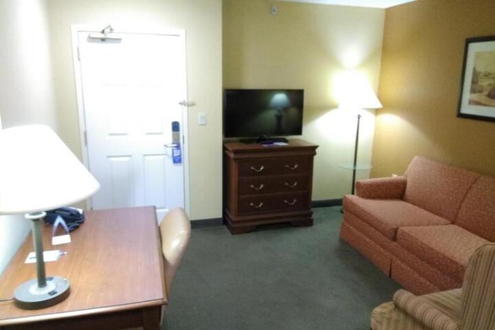 1 King Bed (1 of 15)