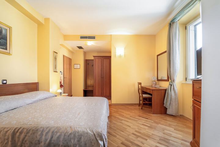 Room 18 of 49