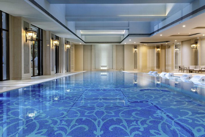 Pool 70 of 152