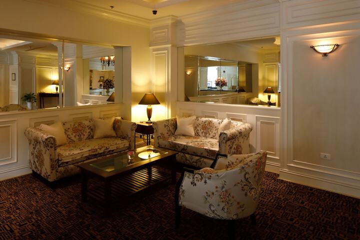 Guest Lobby