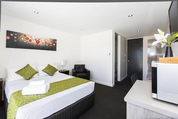 Room 2 of 21