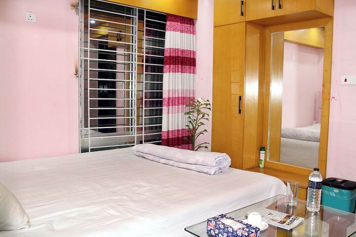 Room 2 of 6