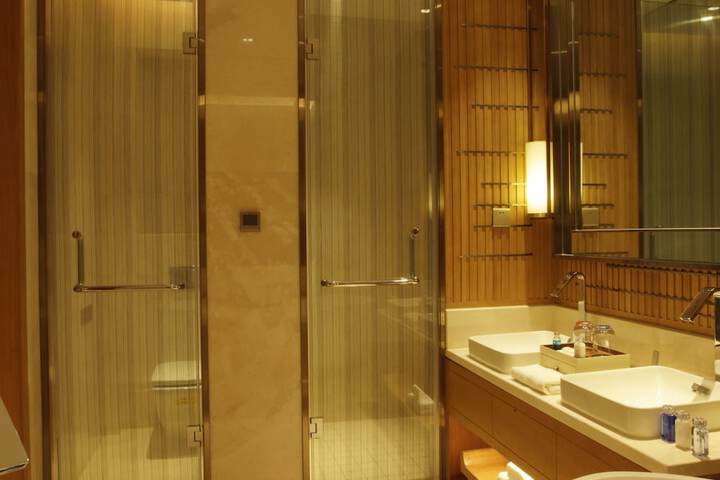 Room 41 of 75