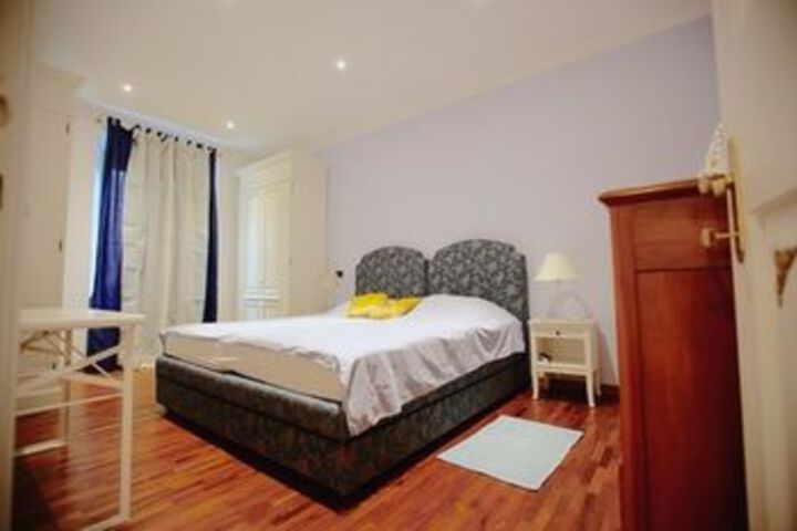 Room 5 of 13