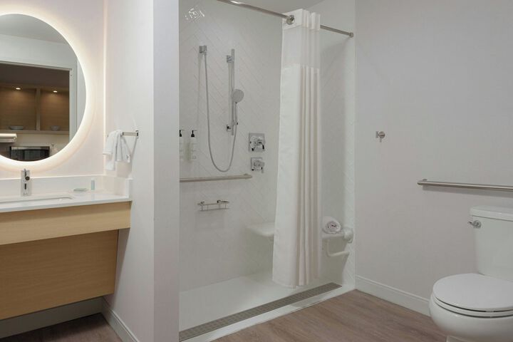 Room 30 of 41
