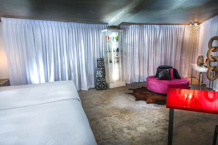 Room 13 of 95