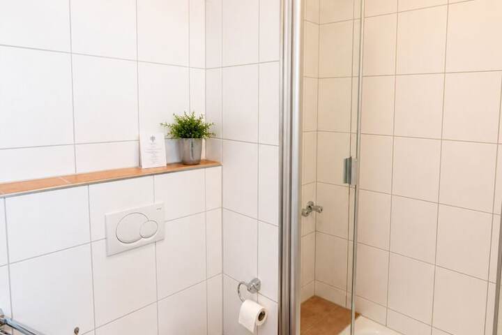 Room 19 of 28