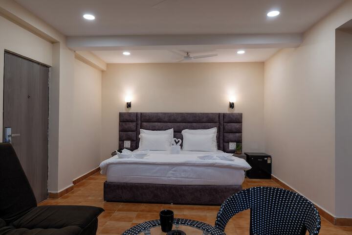 Room 7 of 42