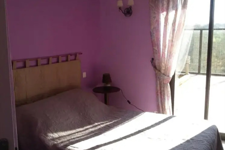 Room 6 of 11
