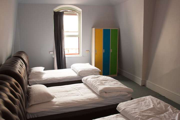 Room 9 of 68
