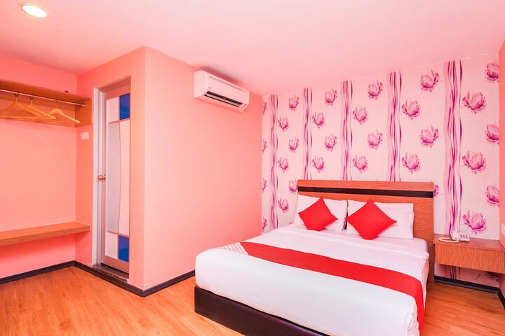 Room 16 of 33