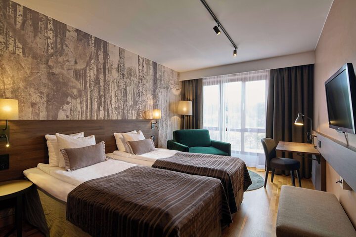 Room 10 of 65