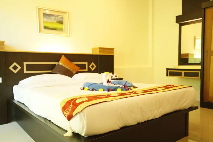 Room 14 of 28