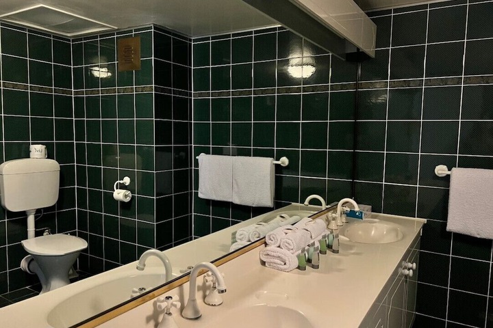 Room 65 of 95