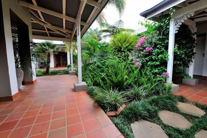 Hotel Exterior 42 of 55