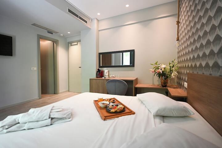 Room 21 of 200