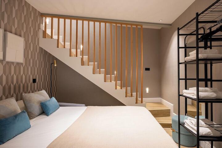 Room 2 of 21