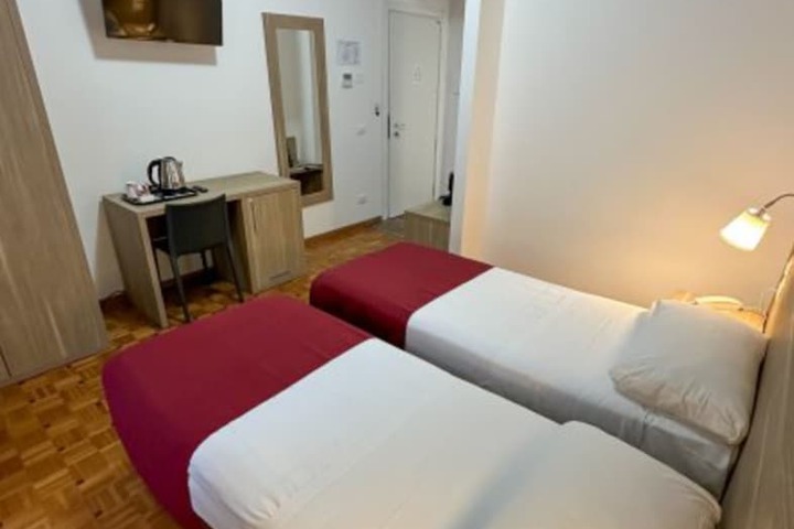 Room 21 of 31