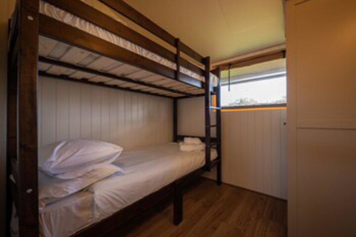 Room 70 of 77