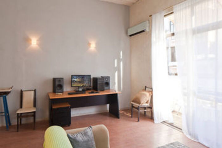 Room 106 of 120