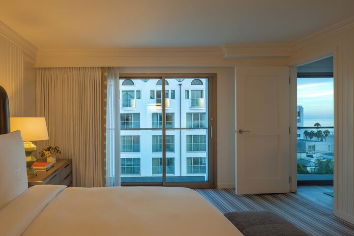 Room 70 of 132