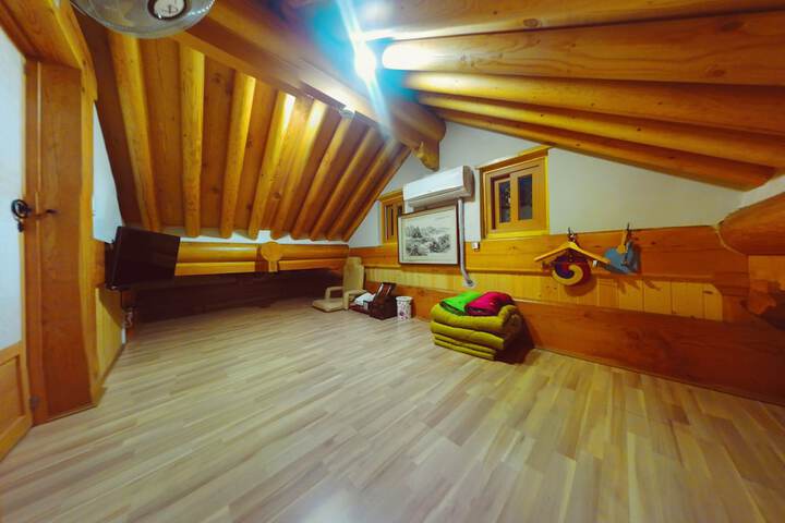 Room 5 of 57