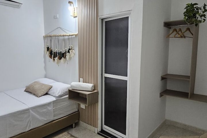 Room 6 of 20