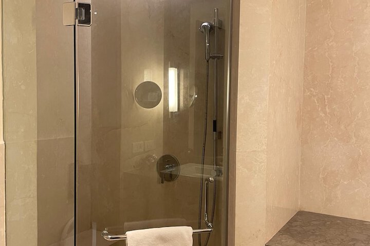 Room 49 of 97