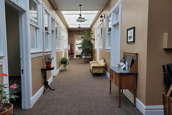 Ballroom/Hall 119 of 126