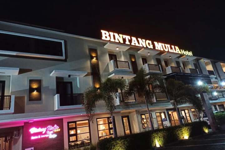 Exterior of Bintang Mulia Hotel