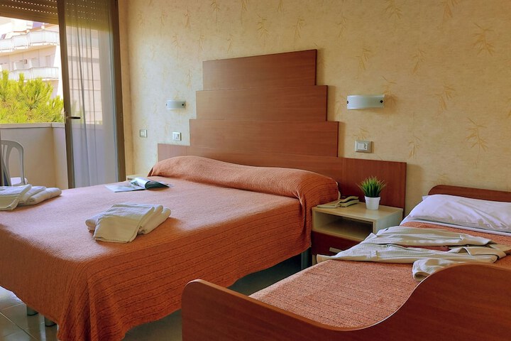 Room 16 of 54