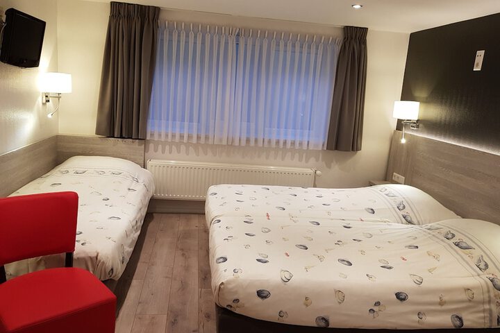Room 7 of 63