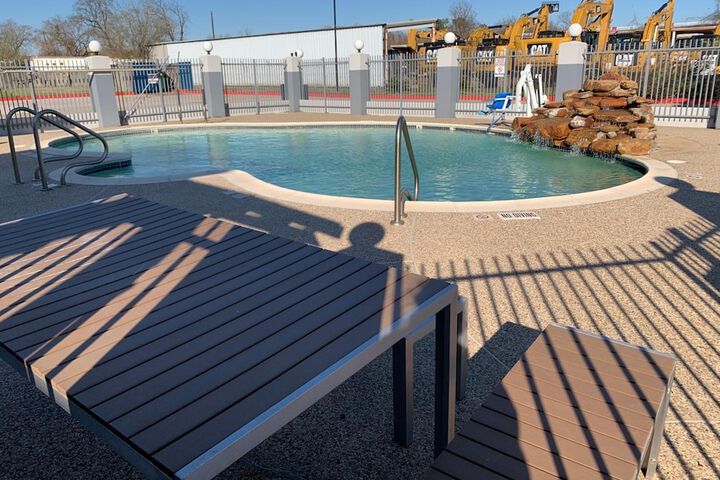 Pool 16 of 37