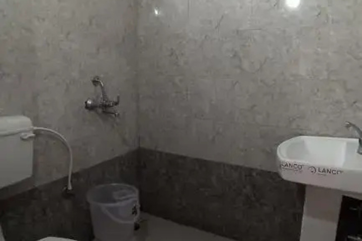Room 6 of 8