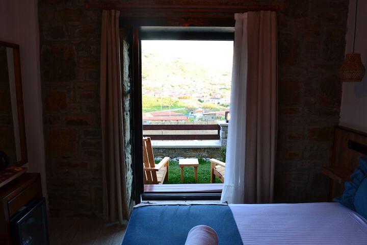 Room 3 of 20