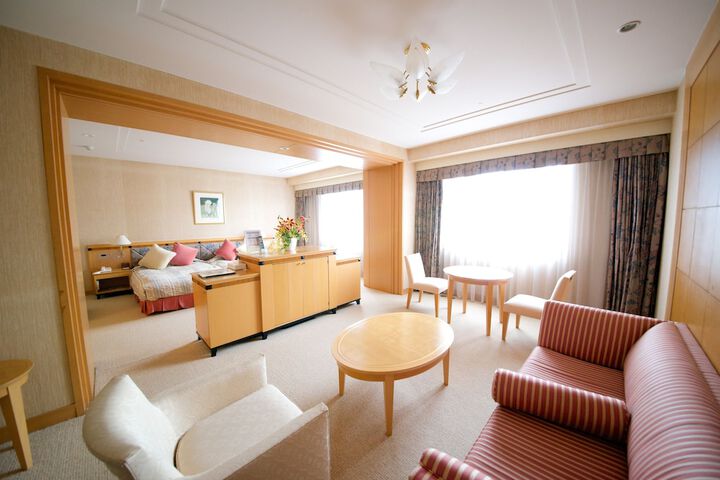 Room 12 of 50