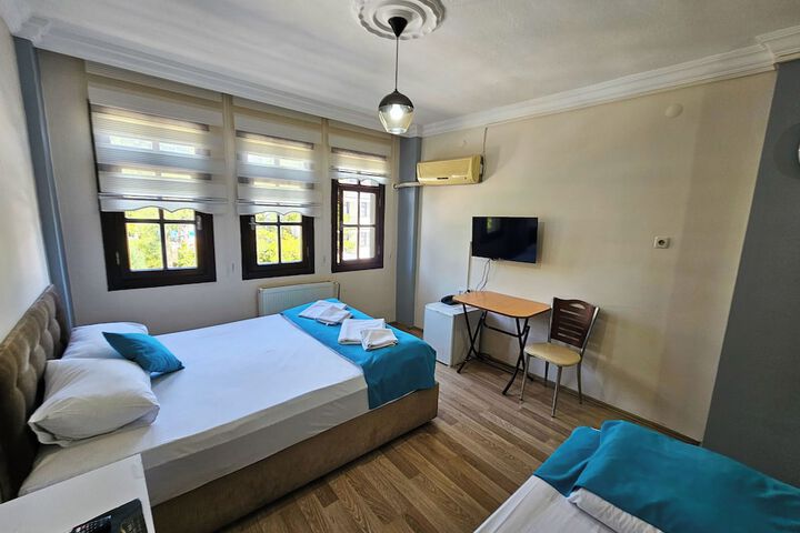 Room 5 of 36