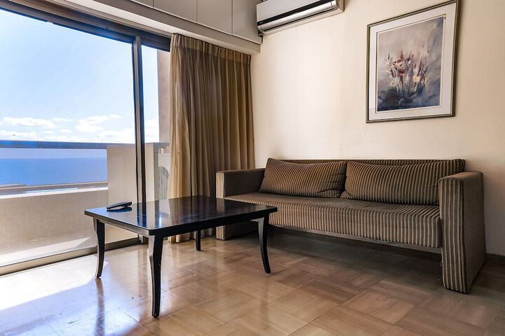 Room 48 of 104