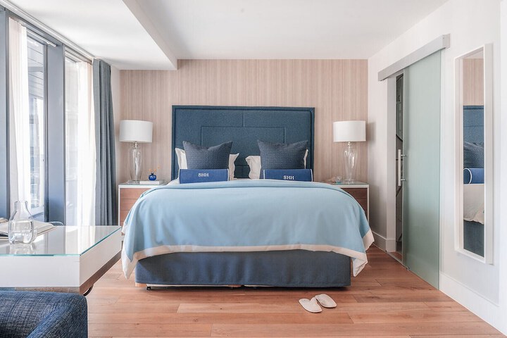 Room 32 of 99