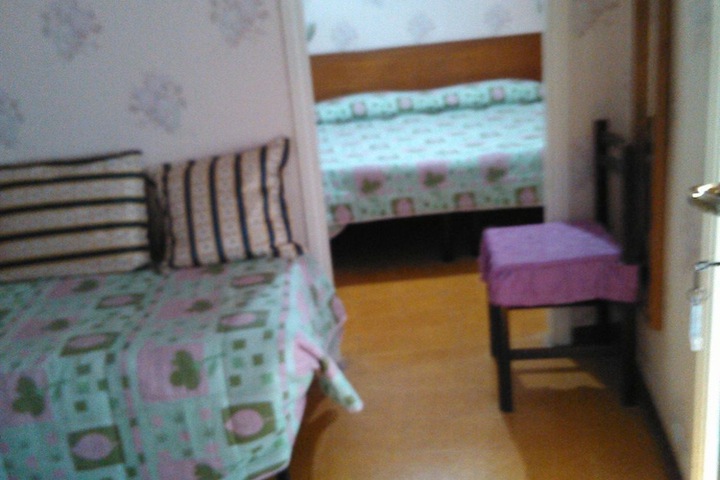 Room 7 of 16