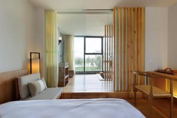 Room 33 of 54
