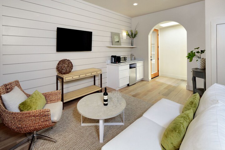 Room 6 of 21