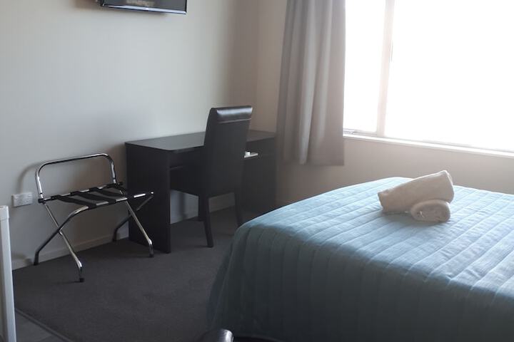 Room 6 of 34