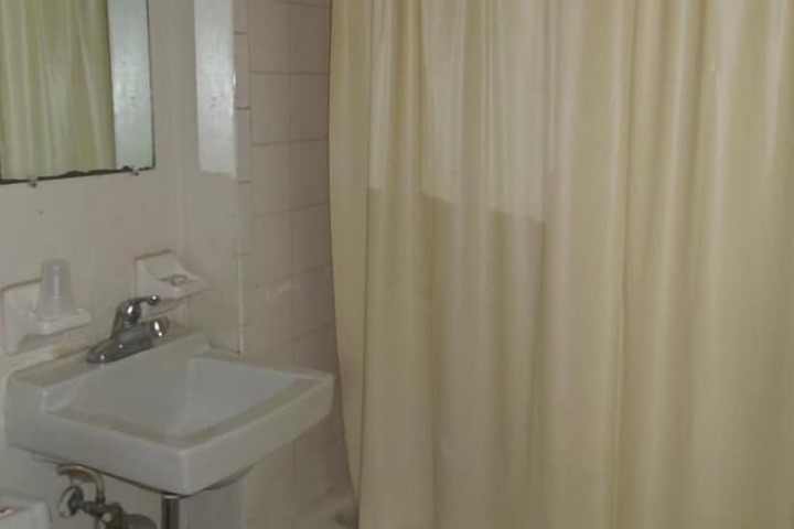 Room 17 of 30