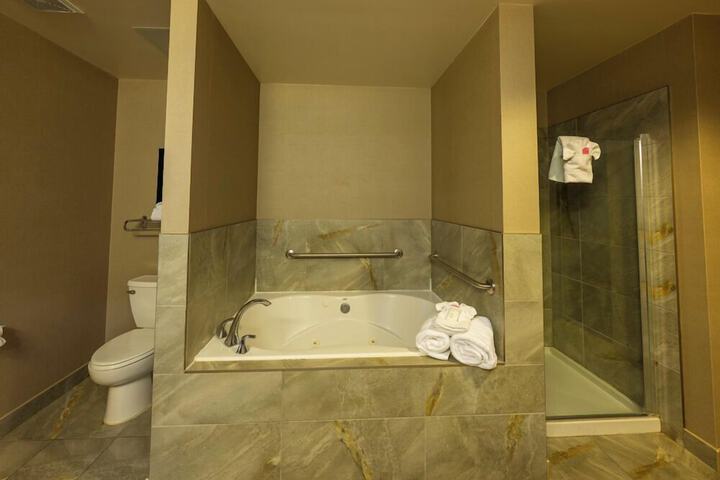 Room 52 of 114