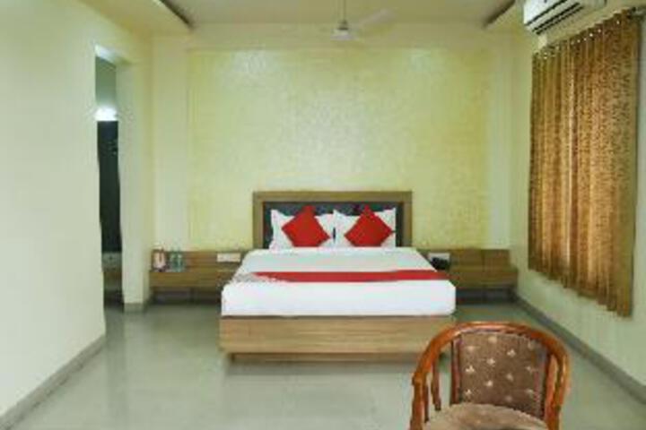 Capital O 12521 Hotel Shahu & Sai Shahu