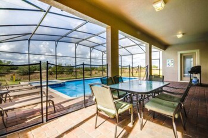 Pool 17 of 25